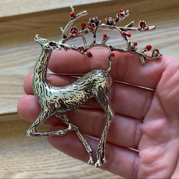 Beautiful Christmas silver tone Deer Antlers Red Rhinestones Figural Brooch Pin - Picture 4 of 6